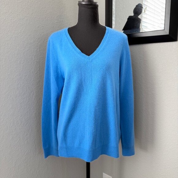 TAHARI 100% Cashmere Blue V Neck Sweater XL - Picture 2 of 9